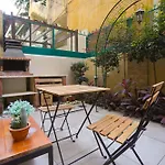 Charm Vintage Achrafieh Apt With Garden Pizza Oven Bbq Hottub